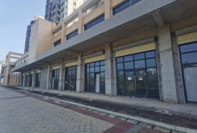 海口市美兰区白驹大道6号江东水岸商业房产及分摊土地分别转让